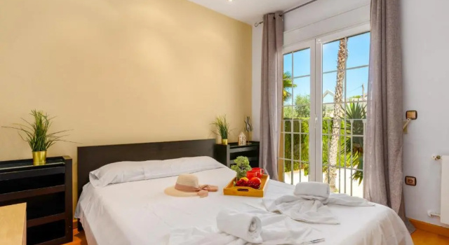 Villa Dorada - Plusholidays, Забронировать Вилла Отели Коста-Бланка с парковкой, Парковка
