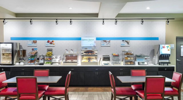 Holiday Inn Express & Suites Lakeland South by IHG