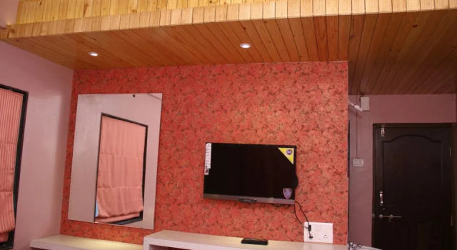 Vrundavan Deluxe, Забронировать Отель Отели штата Махараштры с парковкой, Парковка