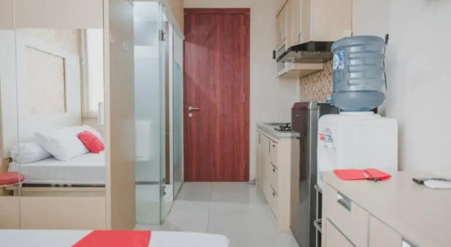 Standard quarto RedDoorz Apartment @ Saladin Mansion Margonda