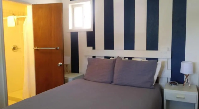Номер Economy Western Riviera Lakeside Lodging