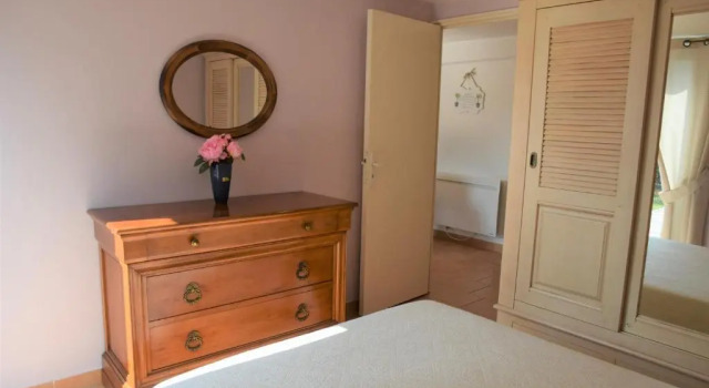 Gîte LES PINS climatisé piscine jardin parking, Забронировать Отель Отели Route Napoléon 3 звезды, 3*