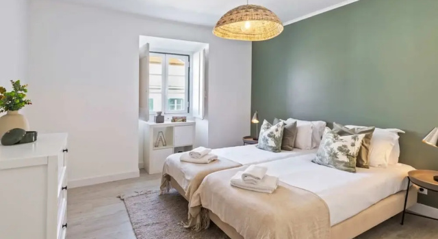 Stunning 2 Bedroom Apartment Near Belém, Забронировать Апартаменты/квартира Отели Белена с парковкой, Парковка