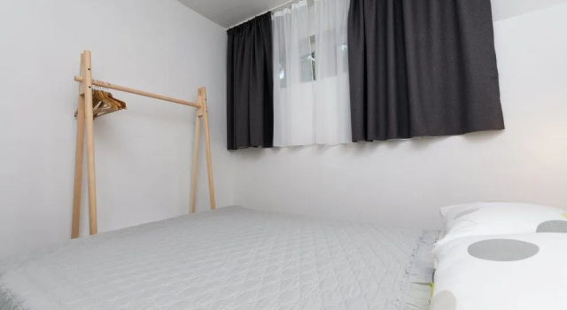 Apartment Seafront Tambaca, Забронировать Апартаменты/квартира Примоштен 