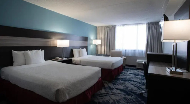 Четырёхместный номер Deluxe Best Western Rutgers University Hotel