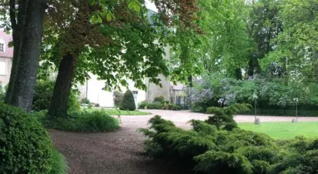 Château de Saint-Agoulin, Забронировать Отель «постель и завтрак» Сент-Агулен Овернь-Рона-Альпы