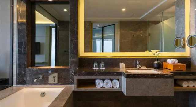 Двухместный клубный номер с видом на реку Renaissance Huizhou Hotel