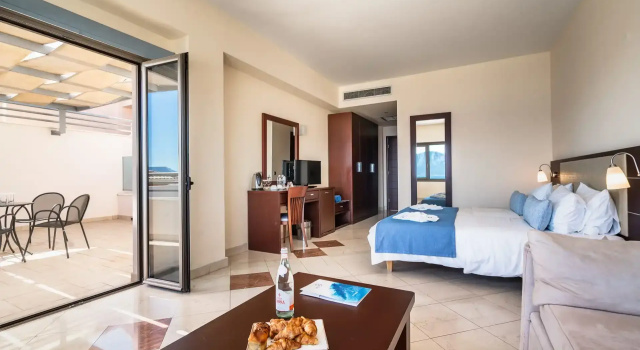 Номер Superior с видом на море Porto Galini Seaside Resort & Spa