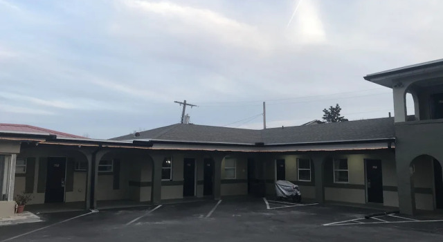 Lion Inn - Saint Augustine, Забронировать Мини-отель Мини-отели Saint Augustine Area, Мини-отель