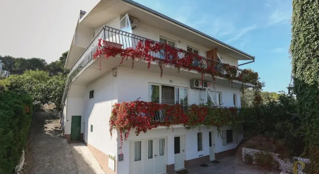 Apartments and rooms by the sea Arbanija, Ciovo - 1125, Κράτηση Ξενοδοχείο Arbanija Τρογκίρ