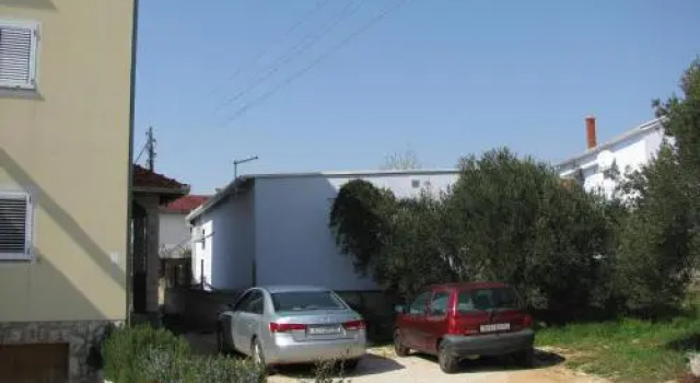 Apartment Megi, Забронировать Апартаменты/квартира Трибунь Шибенско-Книнская жупания, рядом с Пристань для яхт Трибуни