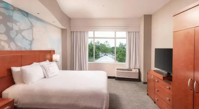 Двухместный полулюкс Courtyard by Marriott Greenville Downtown