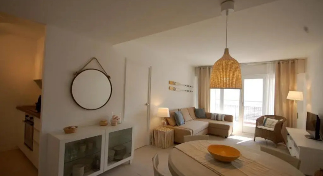 Lets Holidays Carbonera 3 apartment, Забронировать Апартаменты/квартира Отели Тосса-де-Мар с парковкой, рядом с Sot d'en Boada Beach, Парковка