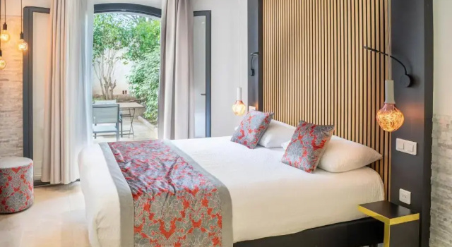 Номер Economy Le Confidentiel Hôtel & SPA