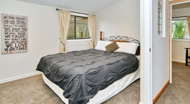Pines Beach - Christchurch Holiday Homes, Забронировать Отель Отели Охока с парковкой, Парковка