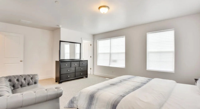 South Salt Lake Townhome - Family Friendly, Забронировать Апартаменты/квартира Солт-Лейк-Сити Salt Lake County