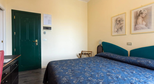 Hotel River