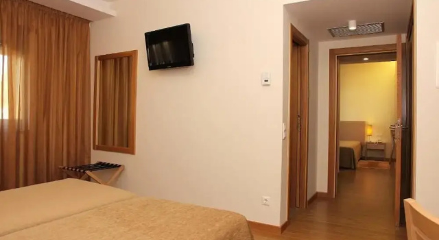 Четырёхместный семейный номер Standard Hotel Casa Sao Nuno