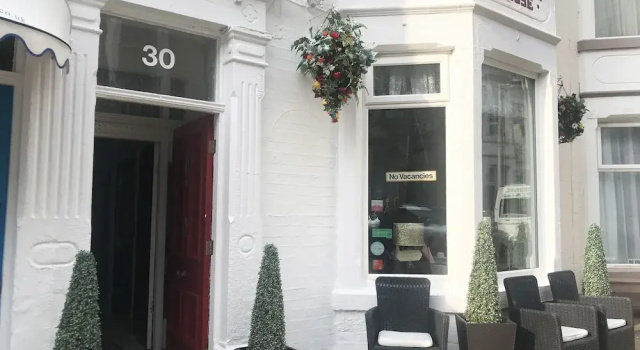Aysgarth House, Book Pension Blackpool Lancashire