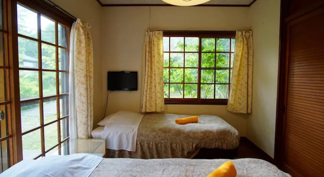 Двухместный номер Economy share&guesthouse HAKUBA SHARE - Hostel