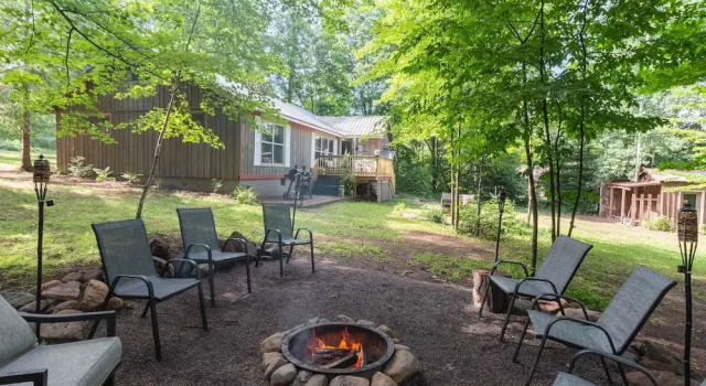 Secluded Wisconsin Cottage w/ Nearby Lake Access, Rezervasyon Tatil Evi Solon Springs Wisconsin