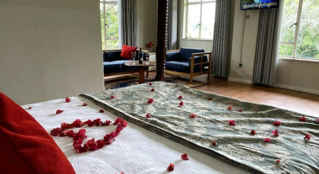 Brondesbury Park Hotel, Забронировать Отель Ньянга Маникаленд