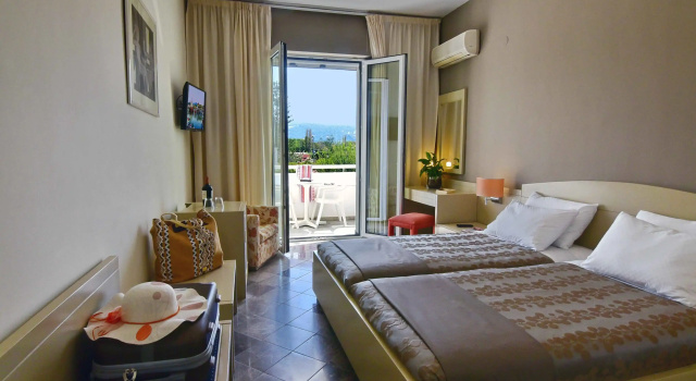Mantenia Hotel, Забронировать Отель Отели Платанеса с завтраком, Завтраки