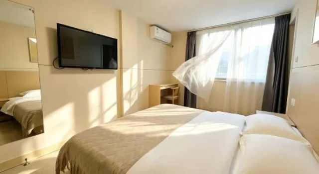 Двухместный номер Standard с красивым видом из окна Jinjiang Inn - Qixing Road, Wanda Plaza, Guilin
