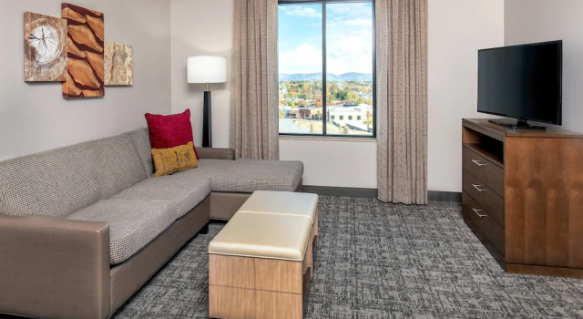 Люкс Staybridge Suites Charlottesville Airport by IHG