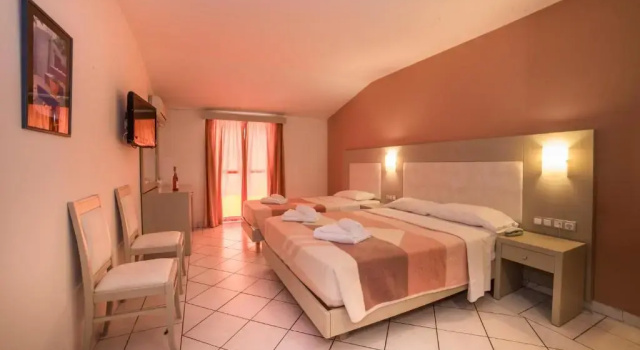 Трёхместный номер Standard Porto Koukla Beach