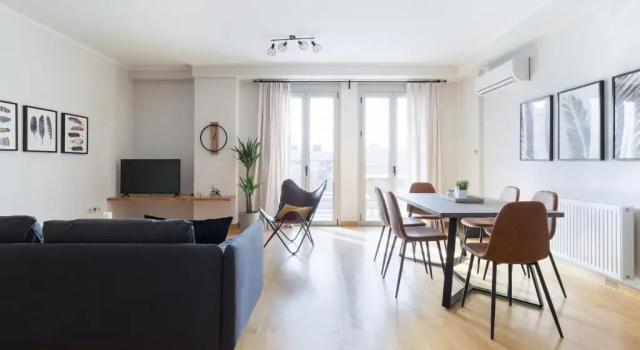 Апартаменты UPSTREET Stylish & Spacious 2BD Apt-Thiseio