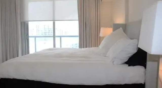 Luxury 45th Floor Suite at Icon