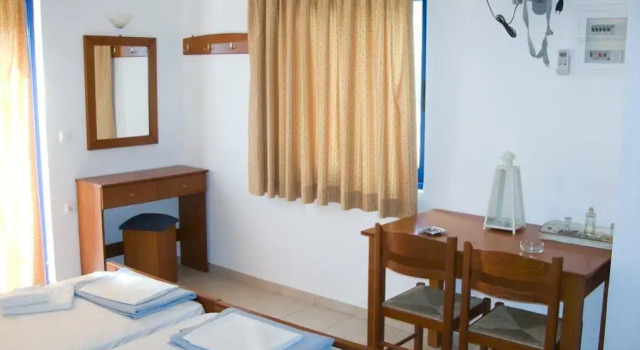 Filoxenia Lentas, Rezerwuj Hotel Zaros Retimno