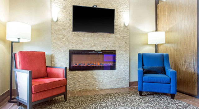 Comfort Suites Clinton near Presbyterian College, Buchen Sie Hotel Clinton South Carolina