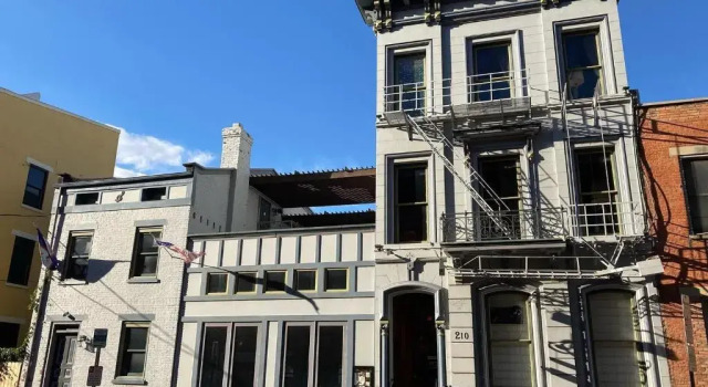 Symphony Hotel & Restaurant, Забронировать Отель Цинциннати штат Огайо, рядом с Стадион Great American Ball Park