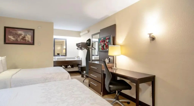 Четырёхместный номер Standard Red Roof Inn PLUS+ Baltimore-Washington DC/BWI Airport