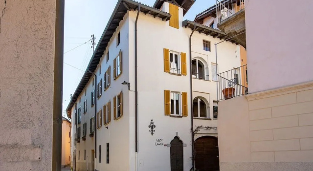 Historical Caslano Apartments