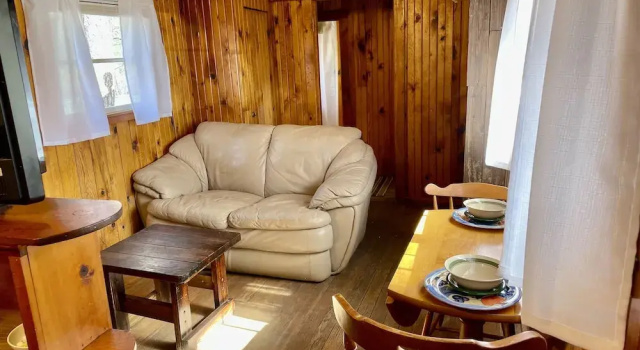 Номер Standard с видом на реку Casey's Cabins