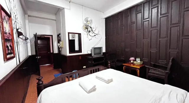 Двухместный номер Deluxe с балконом Domon Riverside Hotel