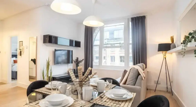 Premier Three Bedroom Bliss City View Shoreditch, Забронировать Апартаменты/квартира Лондонский Сити Лондон, рядом с Лондонский столичный университет