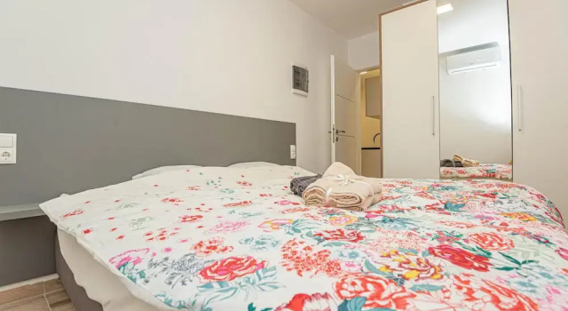 Stunning Apartment in Brodarica With Wifi and 1 Bedrooms