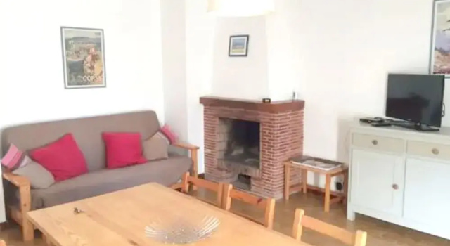 House with 3 Bedrooms in Lecci, with Enclosed Garden And Wifi, Забронировать Дом для отпуска Виллы Леччи, Вилла