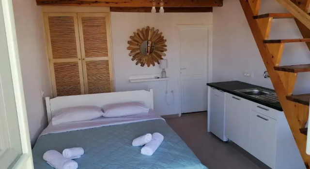 Sunset Studios & Rooms