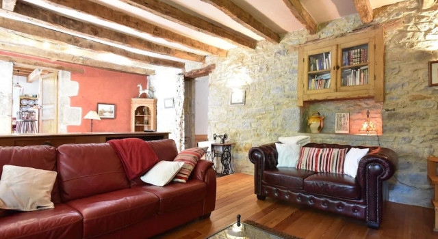 Cosy Authentic Holiday Home With Private Swimming Pool and Garden in Southern France, Забронировать Отель Альвиньяк Ло