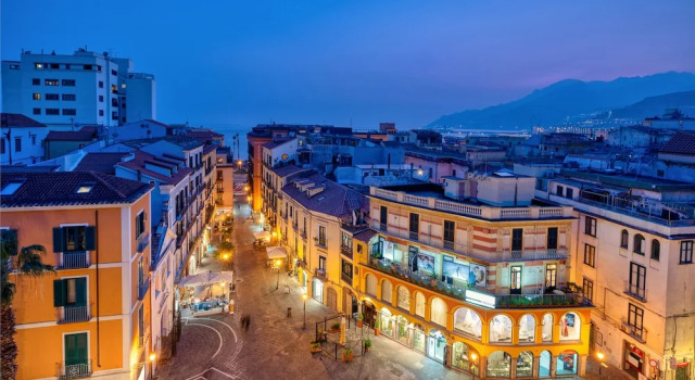 B&B il Duca d'Amalfi, 予約 ベッド・アンド・ブレックファースト Salerno Old Town サレルノ, Villa Comunale周辺