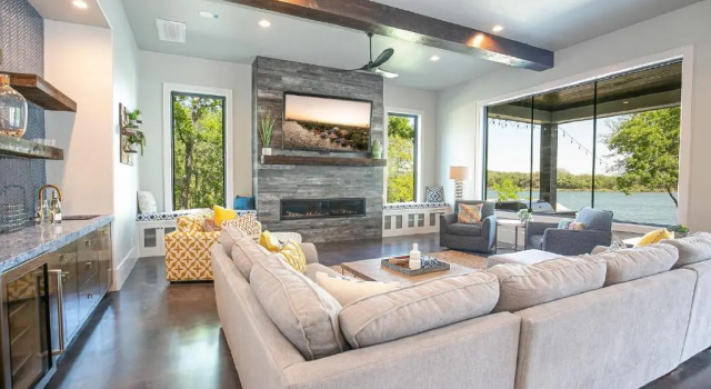 Wake & Roll - Loma Linda Luxury Lakeside Getaway, Забронировать Отель Отели Texas Hill Country с парковкой, Парковка