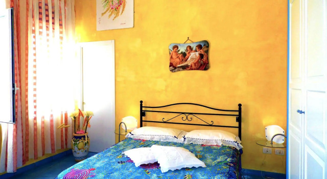 Dimora Carlo III, Забронировать Отель «постель и завтрак» Виетри Салерно, рядом с Due Fratelli