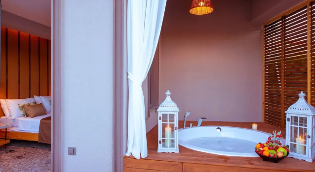 Двухместный номер Standard с видом на бассейн Arwen Hotel