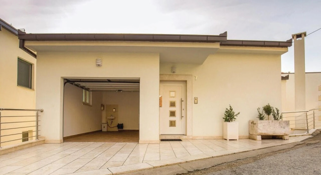 Four-Bedroom Holiday Home In Brist, Book Hotel Podaca Makarska Riviera