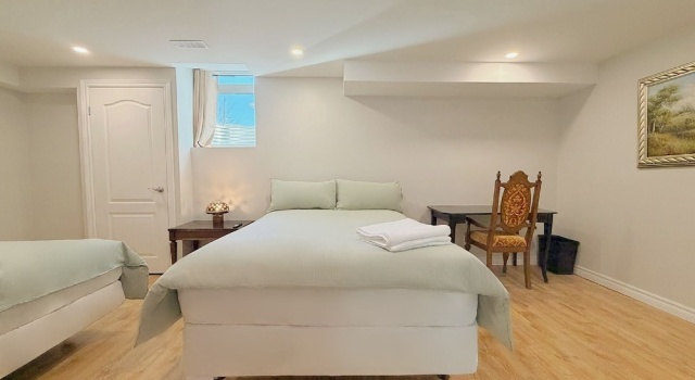 Cozy Rooms in Bright Walkout Suite - Newly Renovated in 2026, Забронировать Гостевой дом Ричмонд-Хилл York, Durham and Hills of Headwaters
